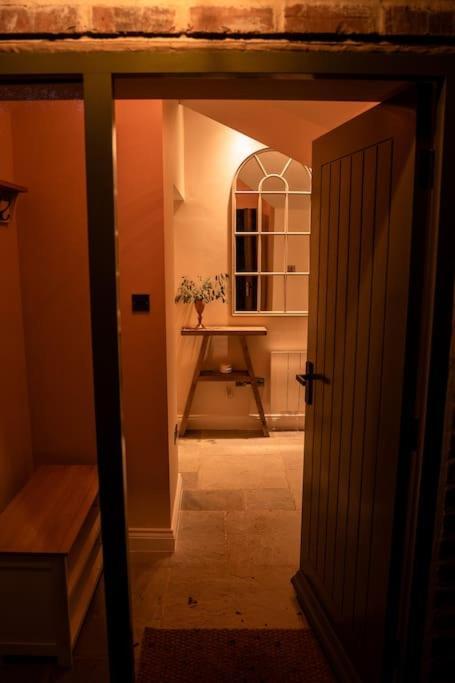 The Stables, Converted Barn Outside يورك المظهر الخارجي الصورة
